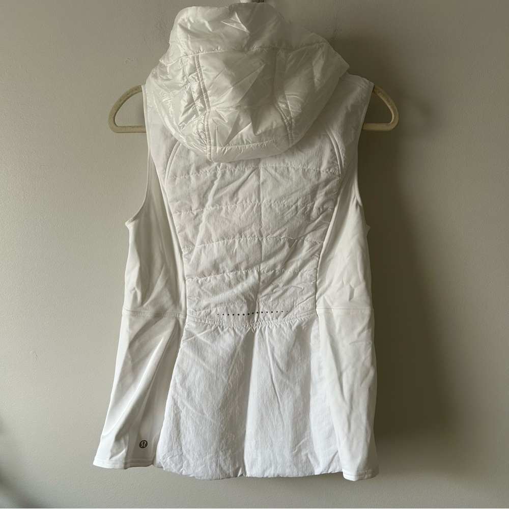 Lululemon Another Mile Vest white 8 like new - Picture 6 of 8